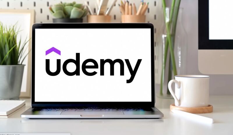 Entrevista en Cadena Cope sobre la plataforma de formación online, Udemy.