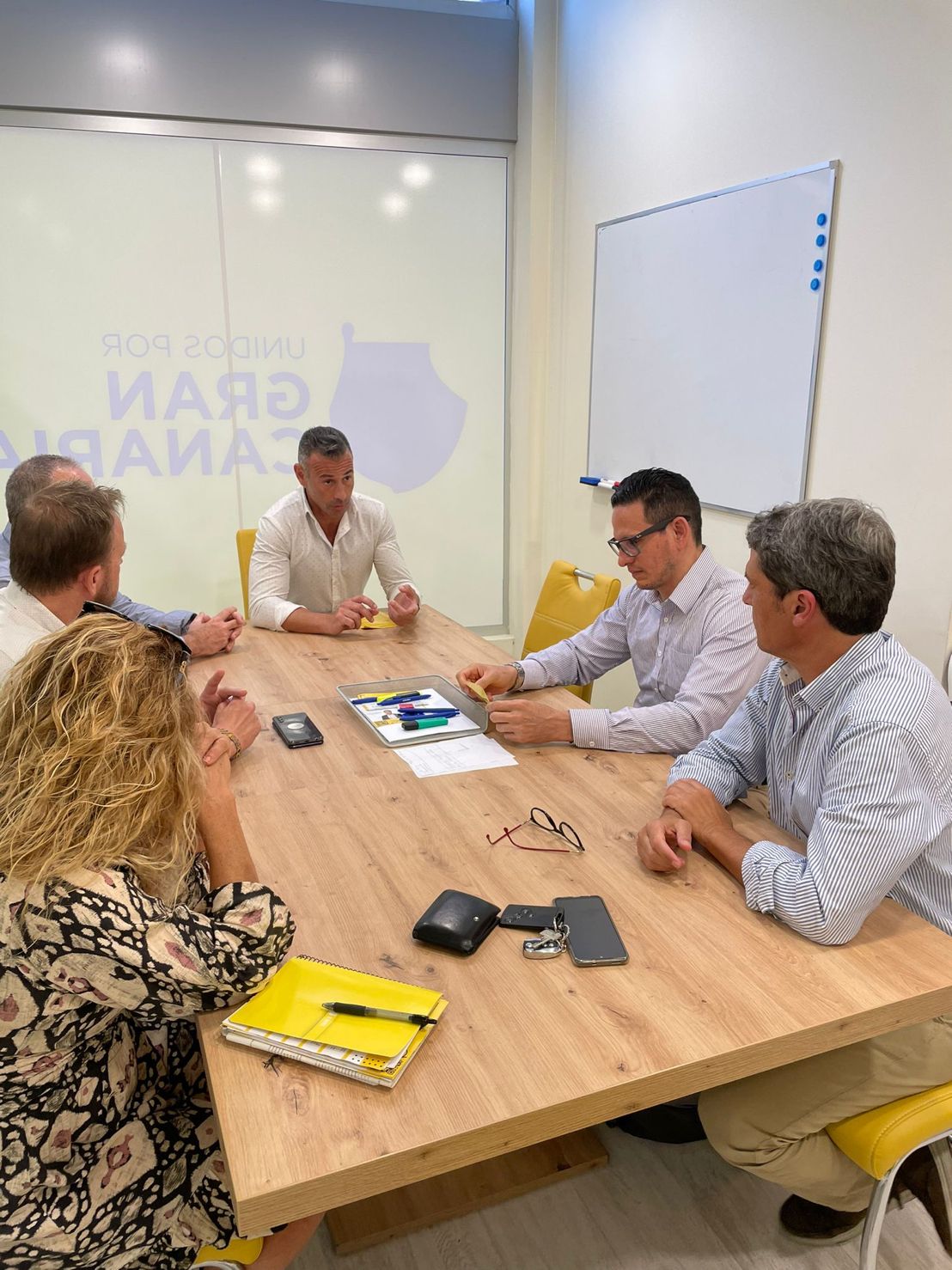 La Plataforma de Empresarios de Canarias se reúne con Enrique Hernández Bento.
